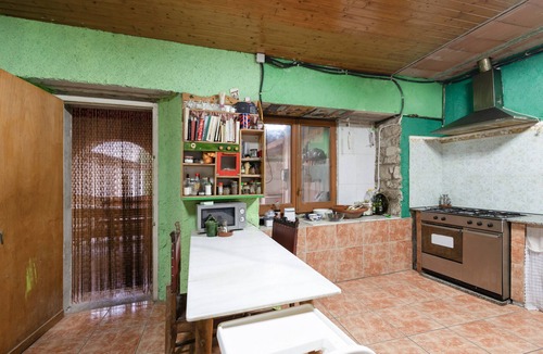 El Pont de Vilomara I Rocafort Ski Chalet | Chalet 'Casa Refugi Les Orenetes' with Shared Terrace and Kitchen