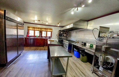 Lac-Superieur Ski Chalet | Chalet Castello & SPA north side Mont-Tremblant 13 rooms and bathroom