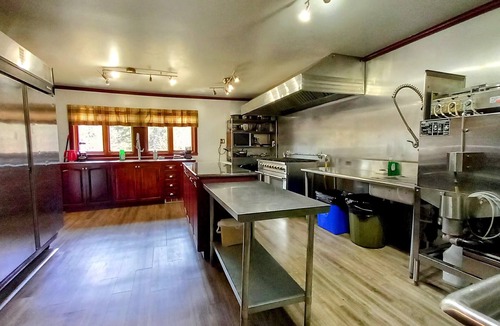 Lac-Superieur Ski Chalet | Chalet Castello & SPA north side Mont-Tremblant 13 rooms and bathroom
