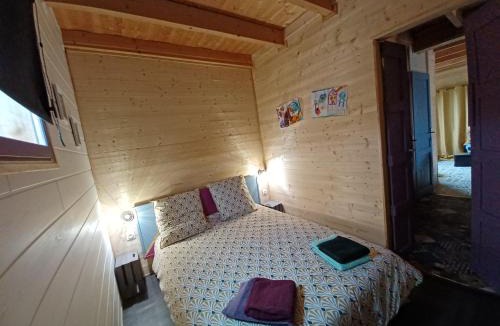 La Chapelle-aux-Chasses Ski Chalet | Chalet chaleureux avec parking garage motos, vélos