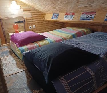 La Chapelle-aux-Chasses Ski Chalet | Chalet chaleureux avec parking garage motos, vélos