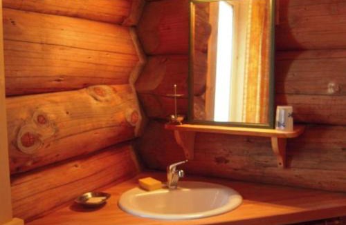 Saint-Martin-la-Sauvete House | Chalet chaud, nature sauvage, internet PC, idéal randonnées - FR-1-496-184