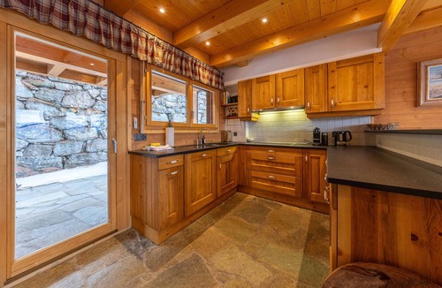 Saint-Pierre-de-Clages Ski Chalet | Chalet Chafrebelle - sauna & view