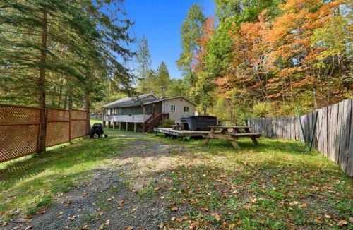 Notre-Dame-de-la-Paix Ski Chalet | Chalet chaleureux avec spa près de Mont-Tremblant