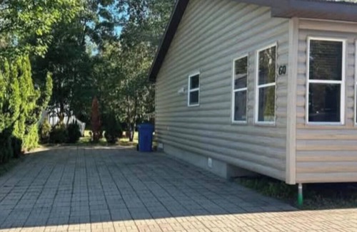 Caraquet Ski Chalet | Chalet chaleureux et accueillant près de l'eau