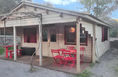 Poussan Ski Chalet | Chalet charmant à Poussan avec jardin privé et barbecue
