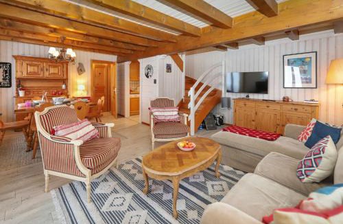 Saint-Pierre-de-Clages Ski Chalet | Chalet Cheechako by Interhome