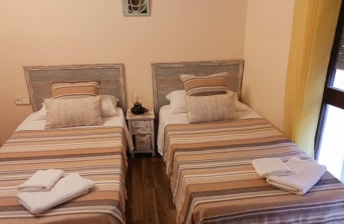 San Jorge Ski Chalet | Chalet 'Chelinas' with Mountain View, Garden, Terrace & Wi-Fi