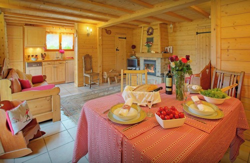 Manigod Ski Chalet | Chalet Chenavray - Manigod base for 10, spa & great skiing - OVO Network