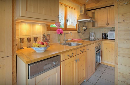 Manigod Ski Chalet | Chalet Chenavray - Manigod base for 10, spa & great skiing - OVO Network