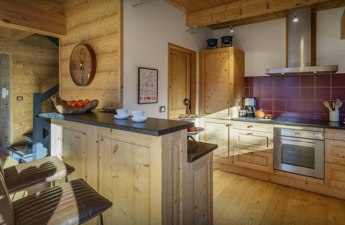 Manigod Ski Chalet | Chalet Chocolat - Manigod ski base for 8, log fire nights - OVO Network