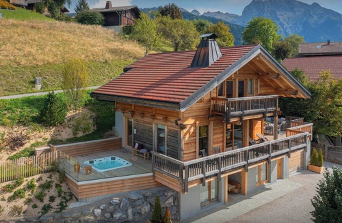 Manigod Ski Chalet | Chalet Chocolat - Manigod ski base for 8, log fire nights - OVO Network