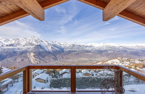 Saint-Pierre-de-Clages Ski Chalet | Chalet Ciel Etoilé - vue splendide
