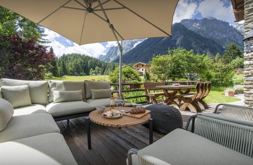 Saleinaz Ski Chalet | Chalet Cinq Moutons - Swiss mountain stay 14p, spa & nature - OVO Network