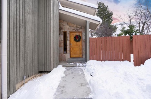 Cottonwood Heights Ski Chalet | Chalet close to resorts