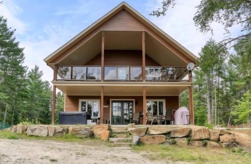 Saint-Alexis-des-Monts Ski Chalet | Chalet COEUR de loup avec spa
