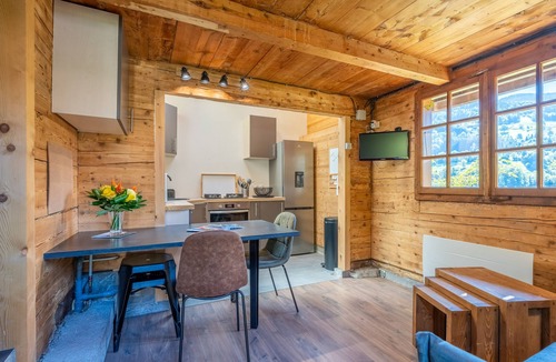 Thones Ski Chalet | Chalet-Comfort-Ensuite with Bath