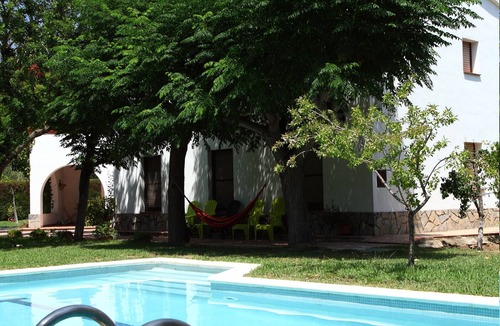 Tortosa Ski Chalet | Chalet con Piscina y privado garden, Wi-Fi, among mar y montaña