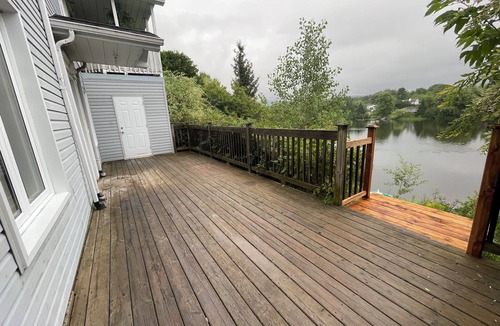 Rock Forest Ski Chalet | Chalet Condo sur le Bord de L'eau Avec Quai Magog