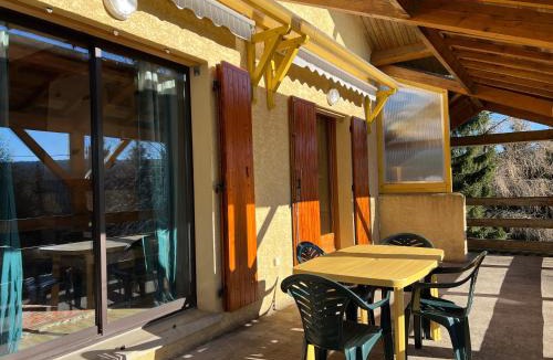 Saint-Sauveur-Camprieu Ski Chalet | Chalet confort avec cheminée