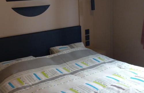 Marzan Ski Chalet | Chalet Confortable avec Clim et Parc/2 Chambres - FR-1-783-50