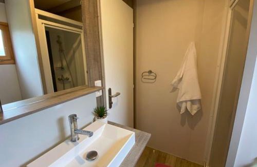 Coulon Other | Chalet confortable avec terrasse pour 2 personnes - API-1-52-559