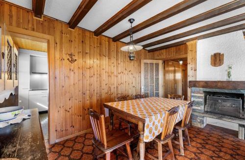 Anzere Ski Chalet | Chalet Copacabana a Anzere vue sur les Alpes