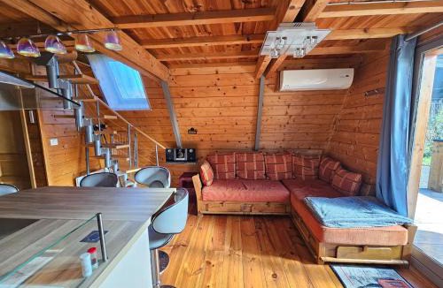 Pouzac Ski Chalet | Chalet cosy avec vue dégagée