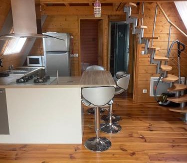 Pouzac Ski Chalet | Chalet cosy avec vue dégagée
