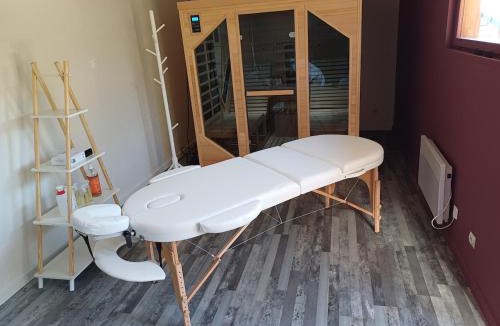 Saint-Loup-Terrier Ski Chalet | Chalet couple