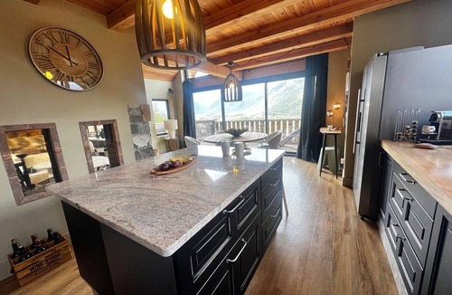 Guchan Ski Chalet | Chalet Crystal 4 étoiles.