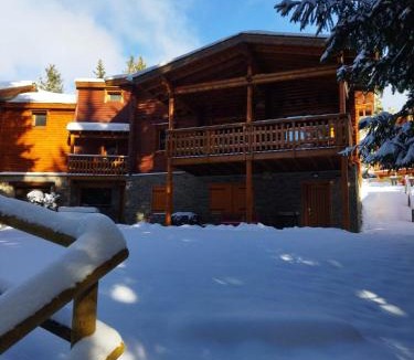 Pyrenees 2000 Ski Chalet | Chalet de charme authentique