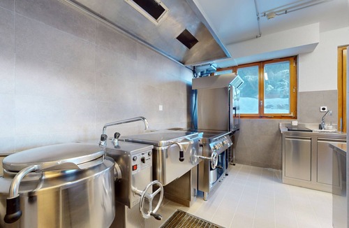 Les Mayens-de-Sion Ski Chalet | Chalet de l'Ours AUTHENTIC & NATURE 66 pers,