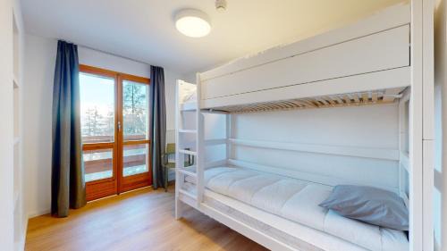 Les Mayens-de-Sion House | Chalet de l Ours AUTHENTIC Etage Fontaine 14 pers