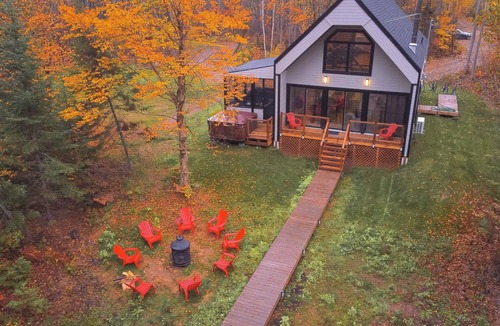 La Tuque Ski Chalet | Chalet de la falaise-Bord de l'eau