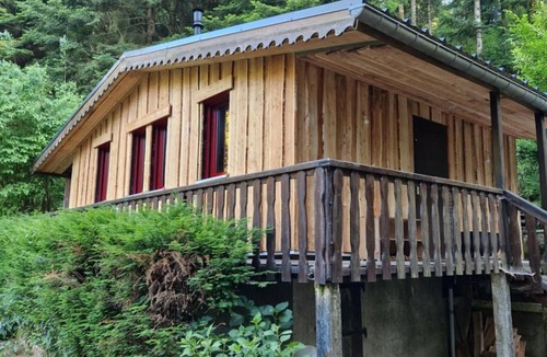 Saint-Sauveur Ski Chalet | Chalet De La Forêt – Sleeps 6