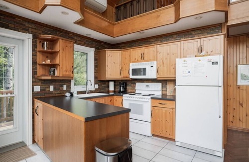 Chertsey Cottage | Chalet de la rivière d`Amance avec Spa