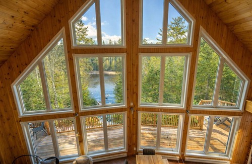 Chertsey Cottage | Chalet de la rivière d`Amance avec Spa
