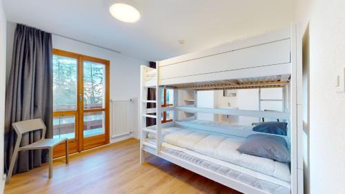 Les Mayens-de-Sion House | Chalet de lOurs AUTHENTIC Etage Penthes 14 pers