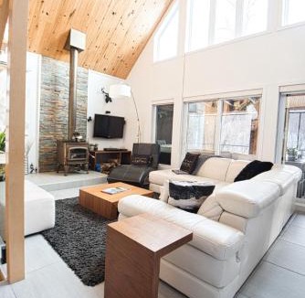 Lac-aux-Sables House | Chalet de luxe Équinoxe - bord de l'eau avec Spa