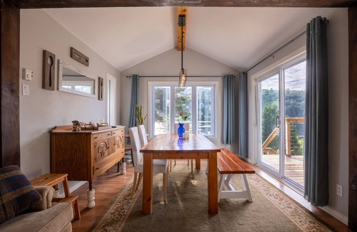 Saint-Calixte Ski Chalet | Chalet De Mama (Jacuzzi with View on Beautiful Lake)