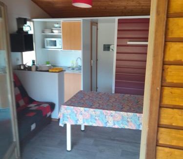 Villeneuve d'Aveyron Ski Chalet | chalet de marrel