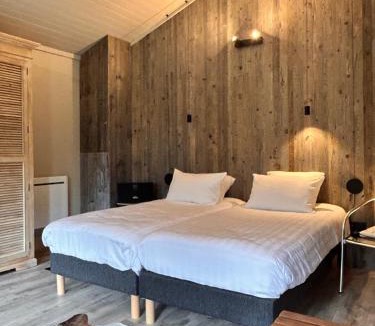 Vesc Bed & Breakfast | Chalet de Mielandre