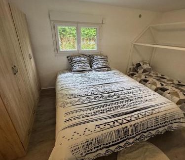 Rozay-en-Brie Ski Chalet | Chalet de pêche Le Caribou