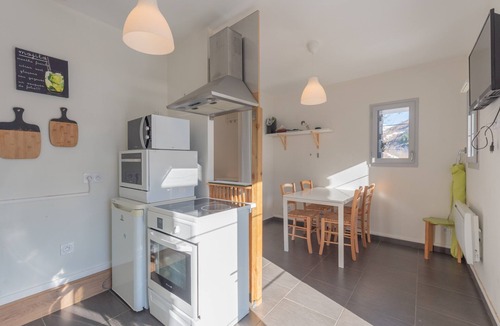 Sers Ski Chalet | Chalet "De Sers" with Mountain Views, Private Terrace and Wi-Fi