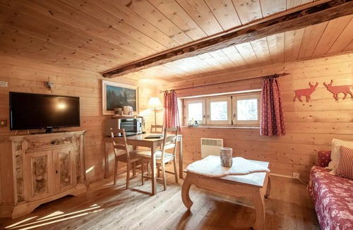 Ronco Bed & Breakfast | CHALET DEI FIORI - ROOM & APARTMENT