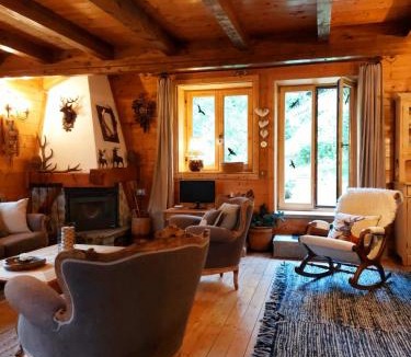 Ronco Bed & Breakfast | "CHALET dei FIORI" room & apartment