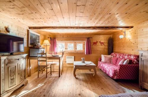 Ronco Bed & Breakfast | "CHALET dei FIORI" room & apartment