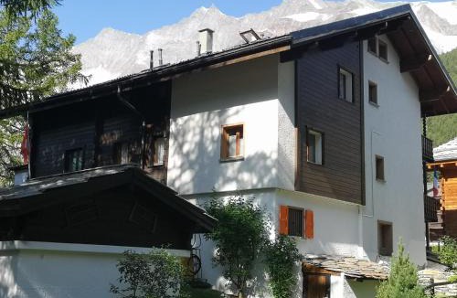Saas-Fee Apartment | Chalet Delphin