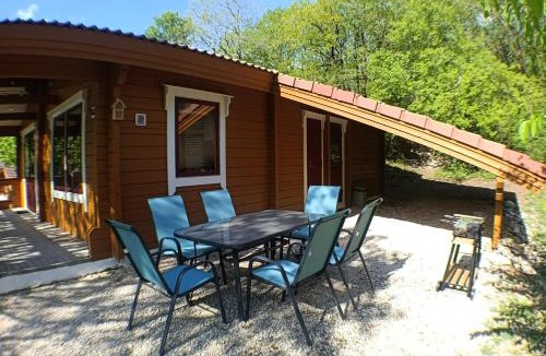Mauroux Ski Chalet | Chalet des bois - Piscine - Aire de jeux - Draps
